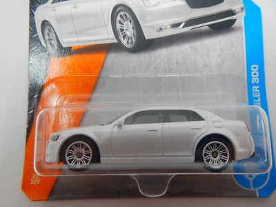 Matchbox Adventure City '15 Chrysler 300 22/125 White | eBay
