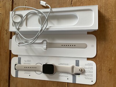 Apple Watch Series 8 41mm Aluminiumgehäuse mit Sportarmband 