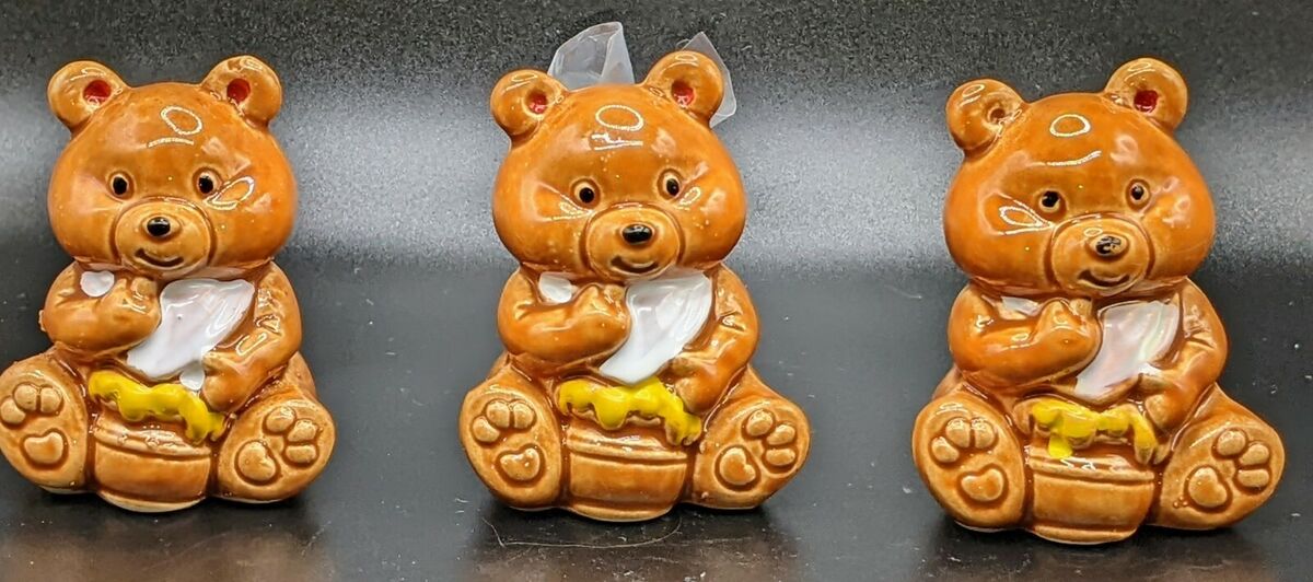 Vintage 1950s Honey Bear Salt & Pepper Shakers Toothpick Vintage 1950s Honey Bear Salt & Pepper Shakers Toothpick