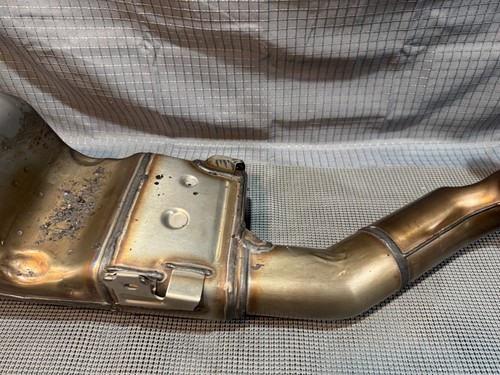 OEM Yamaha MT-09 Exhaust Assembly B7N-14710-10-00 - Picture 13 of 14