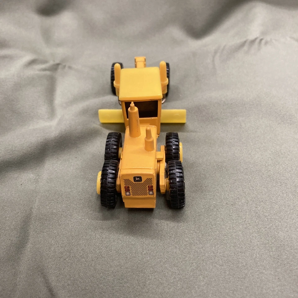 Ertl #5540 John Deere Industrial Grader 772B 1/64 Scale Diecast - Image 4 of 4