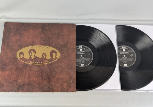 The Beatles - Love Songs. PCSP 721. VG+/VG+. 2 X Vinyl Record Double LP.