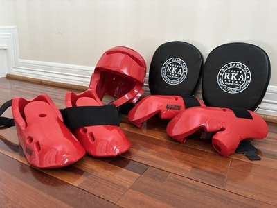 #ad Lightning Pro Force Focus Mitt Training Pads Red MPN 8191203 $23.49