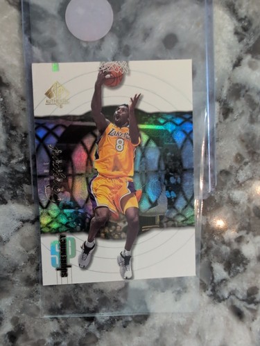 2000-01 SP Authentic Supremacy #S5 Kobe Bryant Holo Refractor Like Insert Card - Picture 3 of 14