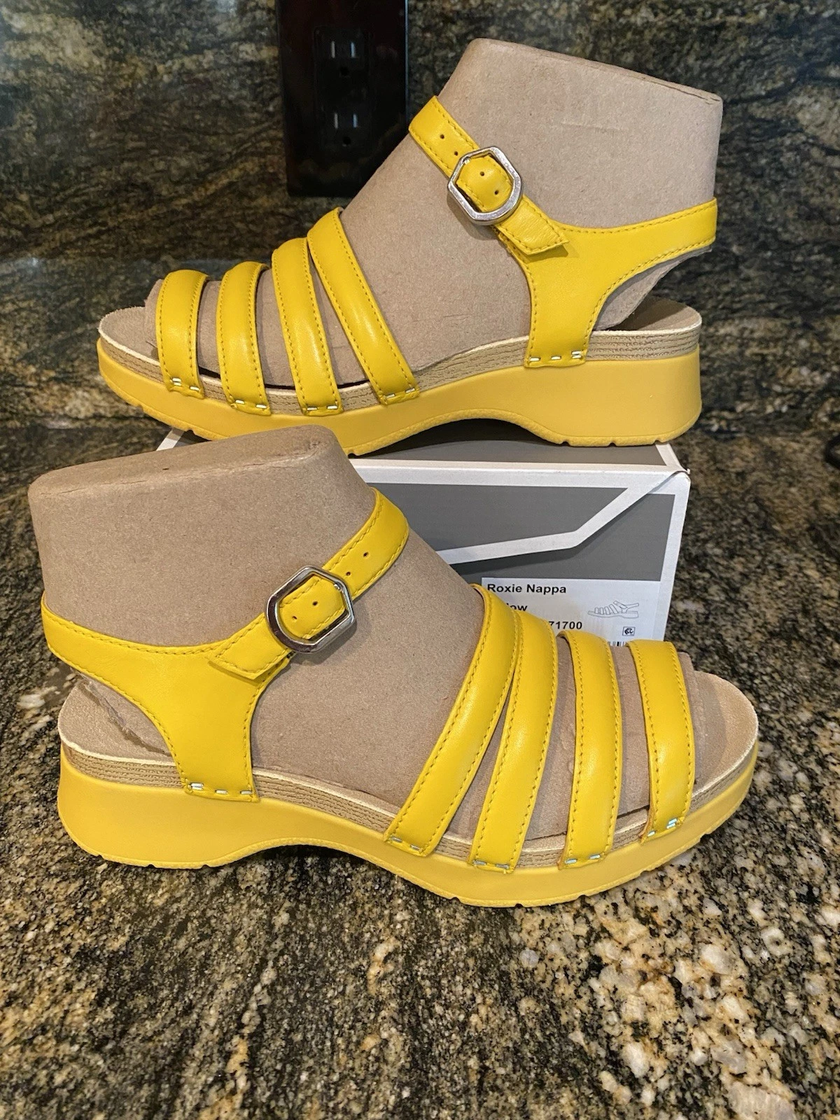 NEW Womens Dansko Roxie Nappa Sandals, size 8.5 - 9 (EU 39) shoes
Opens in a new window or tab