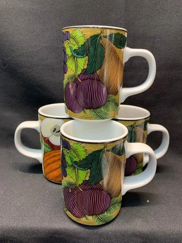DANSK CORNUCOPIA FRUITS & VEGETABLES SET OF 4 MUGS EXCELLENT CONDITION