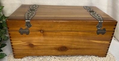 Vintage Cedar Wood Jewelry Trinket Keepsake Box Chest Dovetail Ornate Hardware 