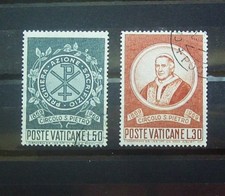 2 Timbres VATICAN oblitérés