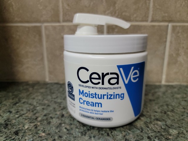 cerave moisturizing cream with pump