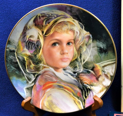 NEW 1983 ROYAL DOULTON Porcelain JULIANA by Francisco Masseria 8 1/4"d Plate LE - Picture 2 of 3