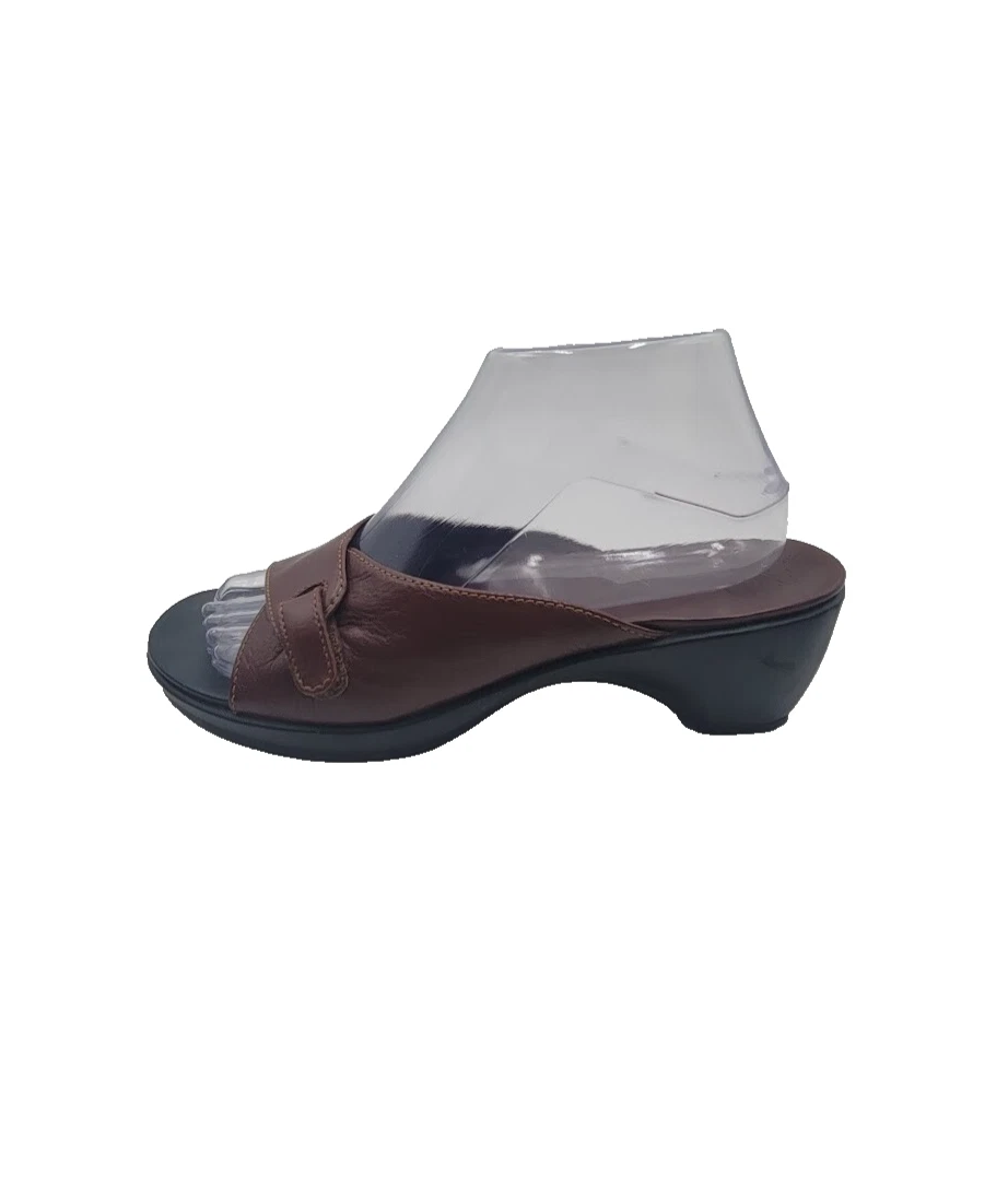 Sandali donna Clarks taglia 8 5M pelle stretti pelle marrone slide zeppa