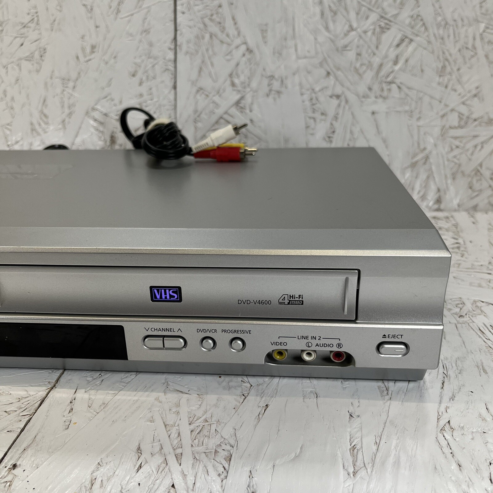 Samsung DVDV4600 DVD VCR Combo Player VHS Video Cassette with Remote