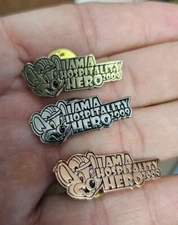 chuck e cheese Hospitality Hero Set, Vintage, Rare, Gold, Silver, Gold