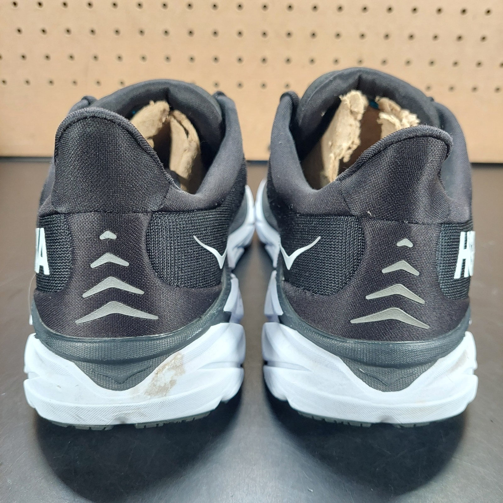 Hoka Clifton 8 Women's Running Shoe Size 9B Black And White thumbnail 2