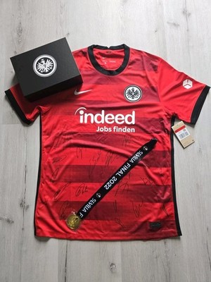 Trikot Eintracht Frankfurt 2021/22  handsigniert von Europapokalsieger-Team