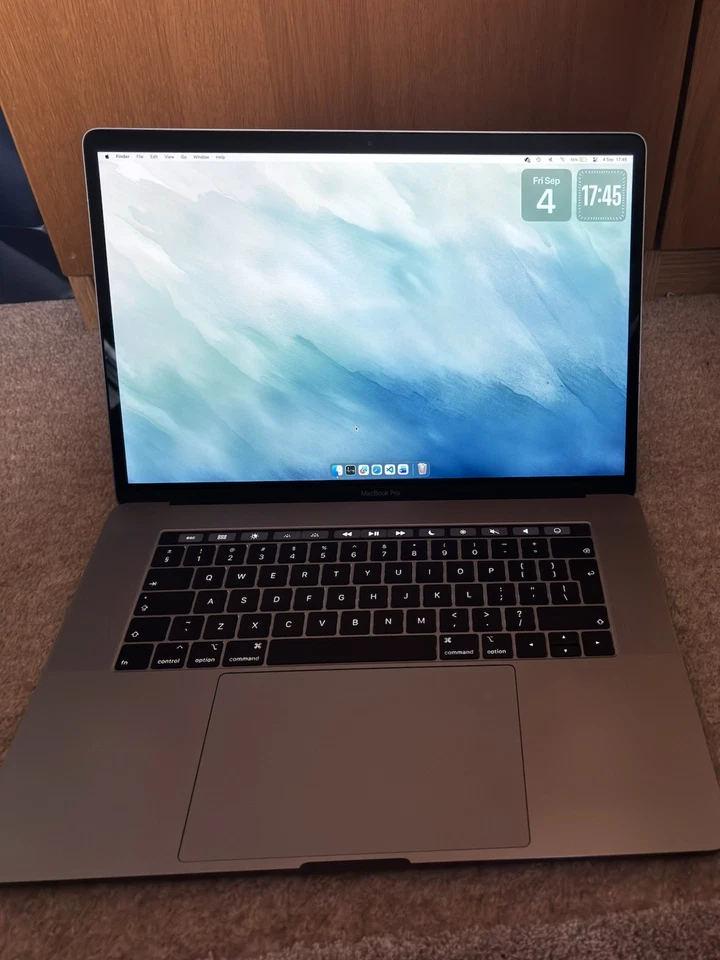 Apple MacBook Pro 15" 2019 · i9 · 32GB · 256GB, photo 1 of 4