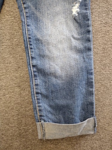 OLD NAVY Distressed Cuffed Women's Blue Denim Maternity Capri Jeans Size 2 - Picture 8 of 9