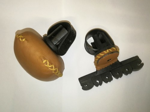 TRAD BOW LEATHER STRAP-ON QUIVER- HOLDS 6 ARROWS WITH PRACTISE POINTS OR BROADH. - Picture 6 of 7