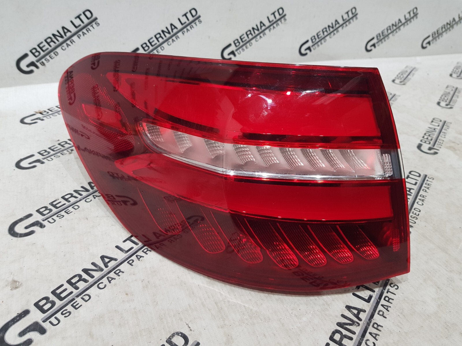 GENUINE MERCEDES GLC W253 2015-20 AMG REAR LEFT SIDE TAIL LIGHT 