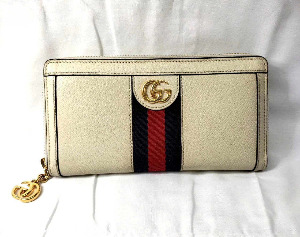 Gucci — GUCCI Long Wallet White 7.4 inch