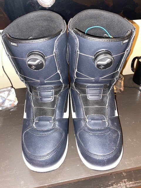 vans snowboard boots size 11