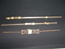 3 stare zamki prętowe do mebli, 1x ręcznie robione, 2x producent "Ifnuc D.R.P."