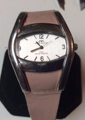 Collectible Anne Klein womens watch,has wear and use,looks/runs good        L644