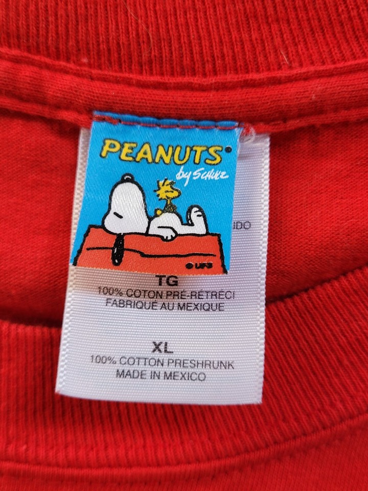 Peanuts Charlie Brown Snoopy and Friends Christmas Tree Decorating Red