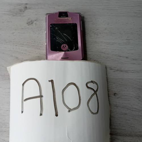 MOTOROLA RAZR V3 PINK MOBILE PHONE - SPARES OR REPAIRS - RARE RETRO VINTAGE - Picture 6 of 6