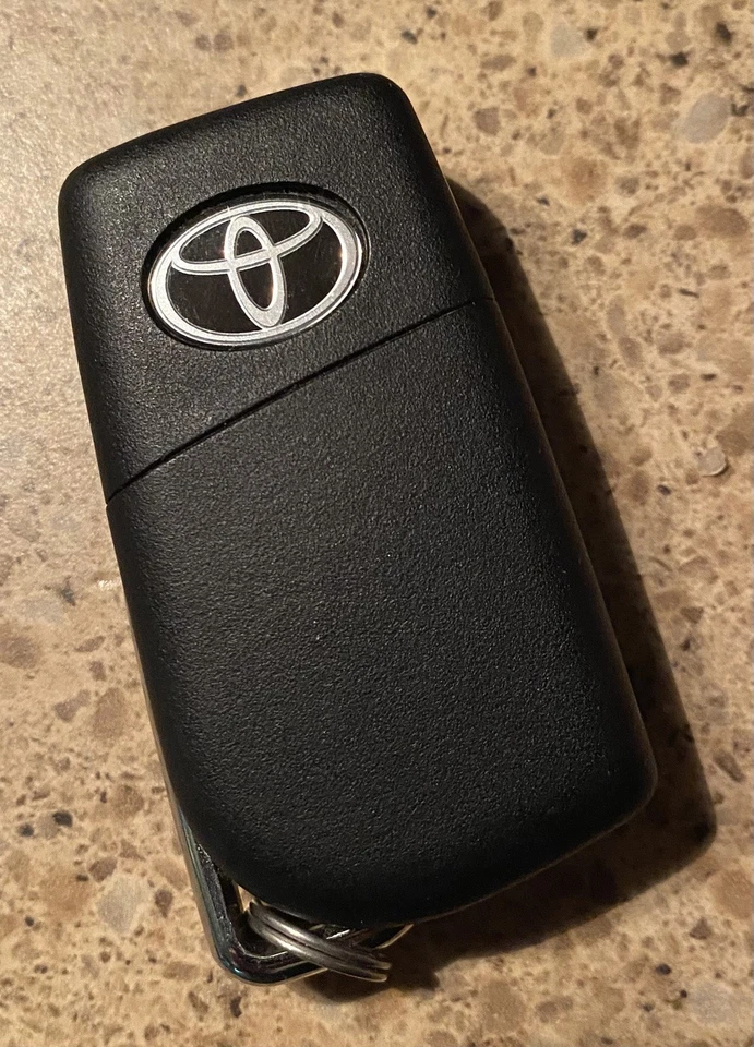 OEM Key Fob 2021 Toyota Camry SE - Image 3 of 3