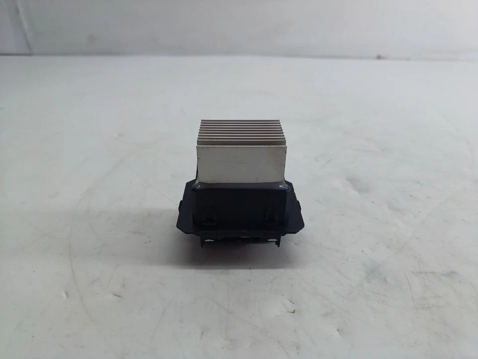 2017 RENAULT Clio 0.9 Petrol Heater Resistor T1017845R - Image 4 of 4