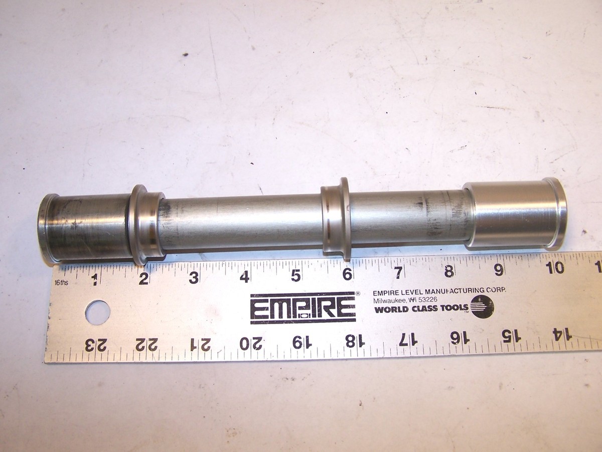 KAWASAKI ZX14 FRONT WHEEL AXLE & COLLARS 41068-0049 ZX 14