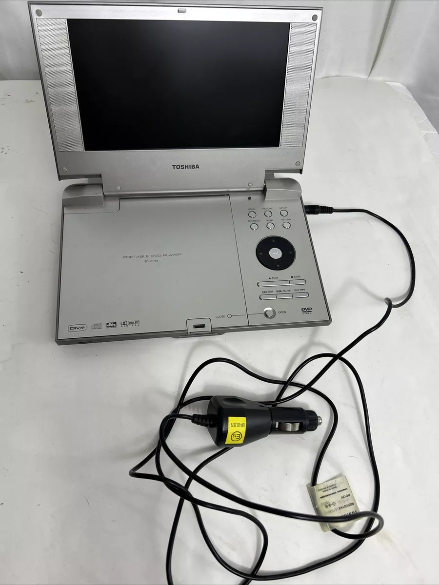 Toshiba portable DVD player w/remote. for Sale in Sacramento, CA