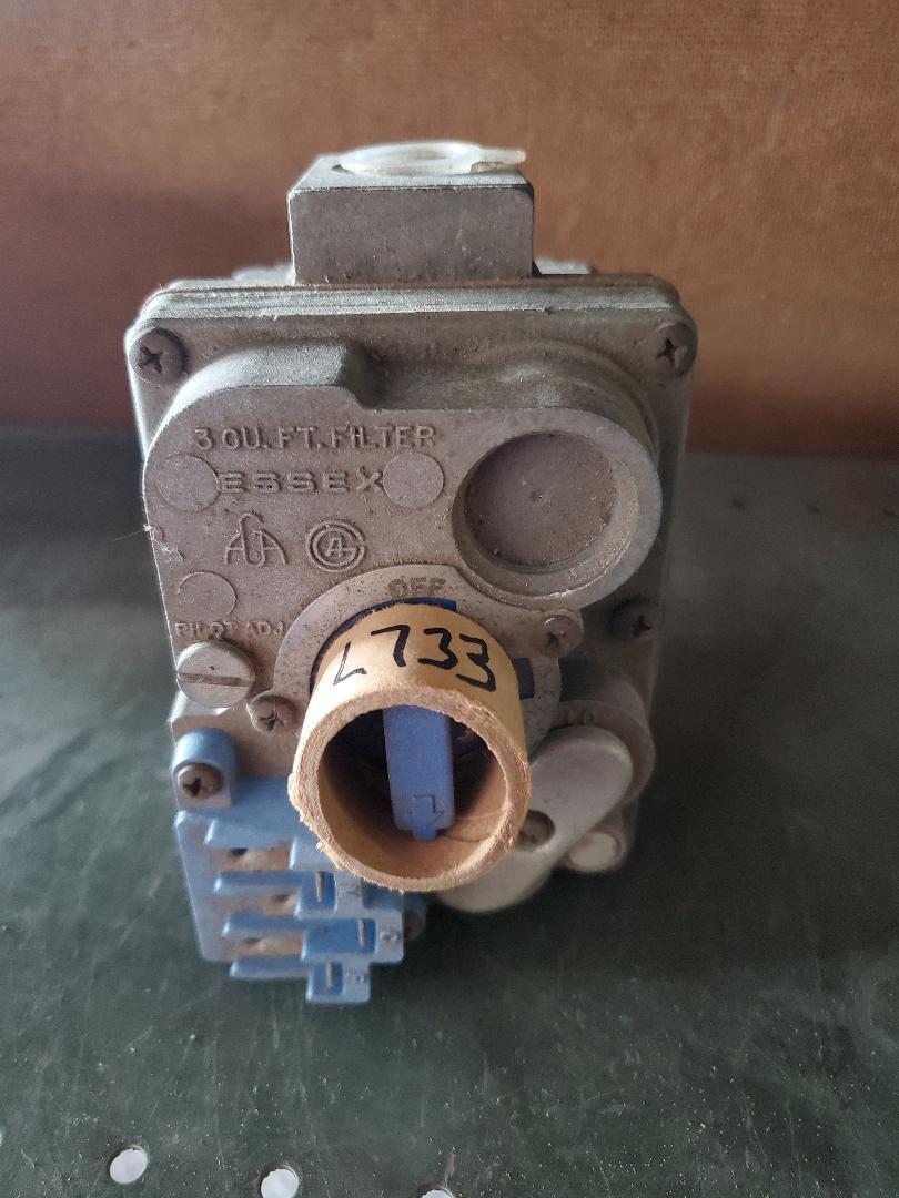 ESSEX SX242NSR HVAC Gas Valve 2421111213101 NOS eBay