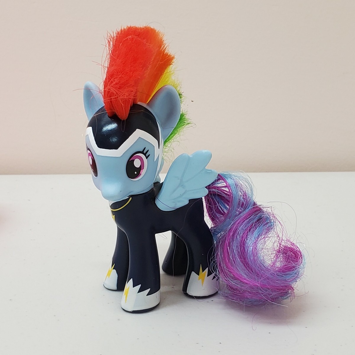Lot of 2 Hasbro 6