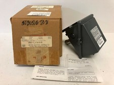 NEW IN BOX UNITED ELECTRIC 200-3000-PSI PRESSURE SWITCH J403-612-96292