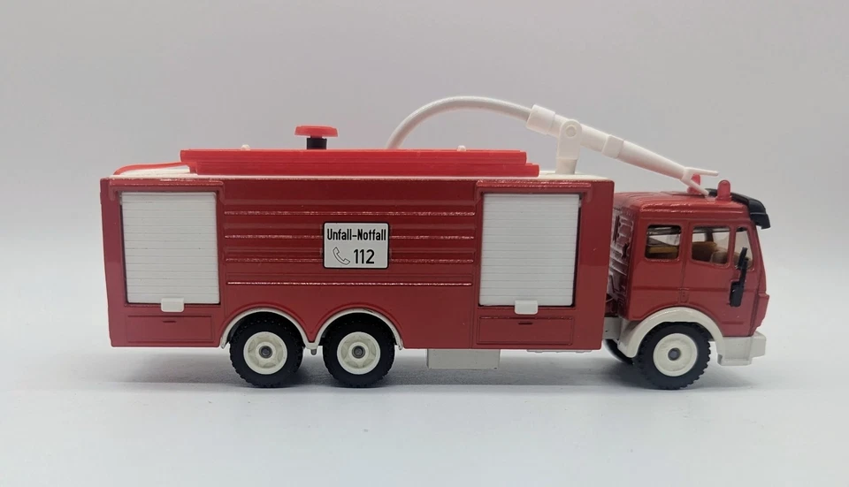 Siku 3880 Mercedes-Benz Water Canon Fire Department Truck Scale 1:55 Boxed — 第 4/4 张图片
