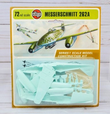 Airfix 01030-4, Messerschmitt Me 262A-2A Strumvogel 1944-45 Model Kit 1/72 Scale
