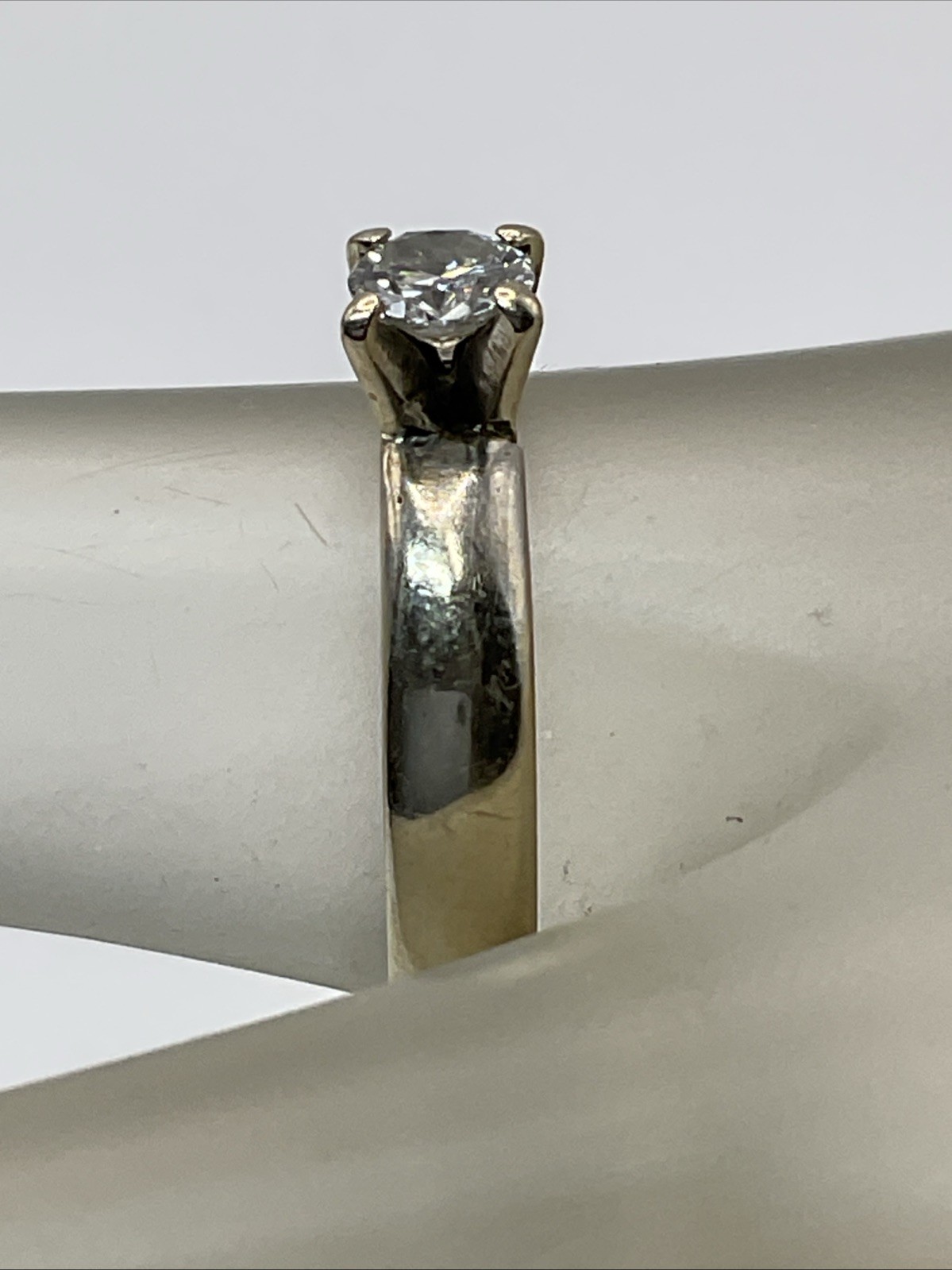 CLASSIC Solid 13K White Gold Solitaire Round Genu… - image 6