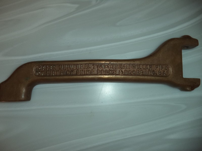 VTG. BAKER UNIVERSAL TWO STREAM CELLAR PIPE FOR FIRES ON SHIPS DOCKS ROOFS NO.6A