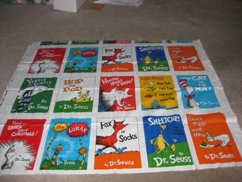 Tessuto Cotone One Yard Celebrate Seuss Book - Foto 2 di 2