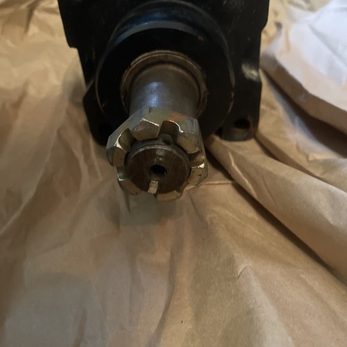 Roller Stator Hydraulic Drive Motor Terex 11204192 56797768 Genie T108663GT - Picture 2 of 7