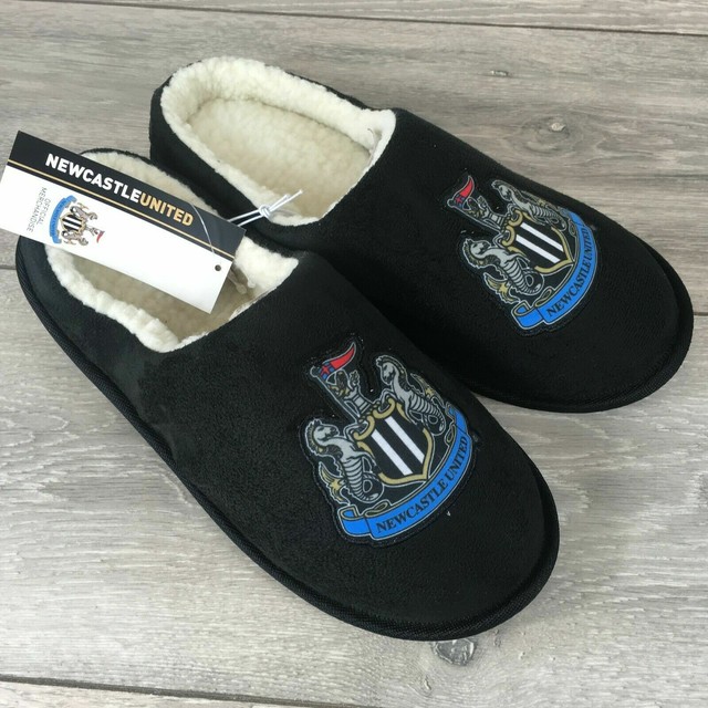 mens football slippers