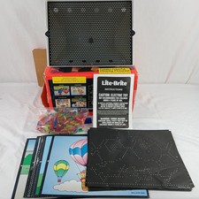 VINTAGE MB LITE BRITE 1994 W/TH 200 PEGS 18 UNUSED PAGES AND MANUAL TESTED