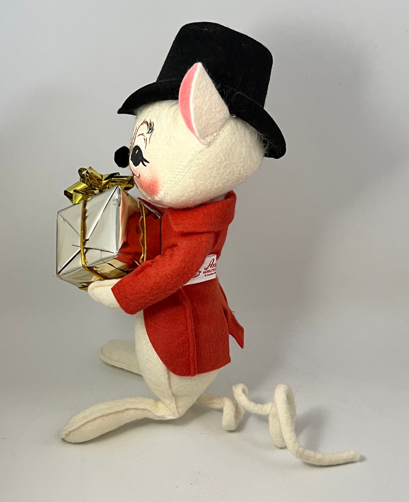 Annalee 10” Holiday Gift Mouse in Top Hat & Red Felt Coat Doll