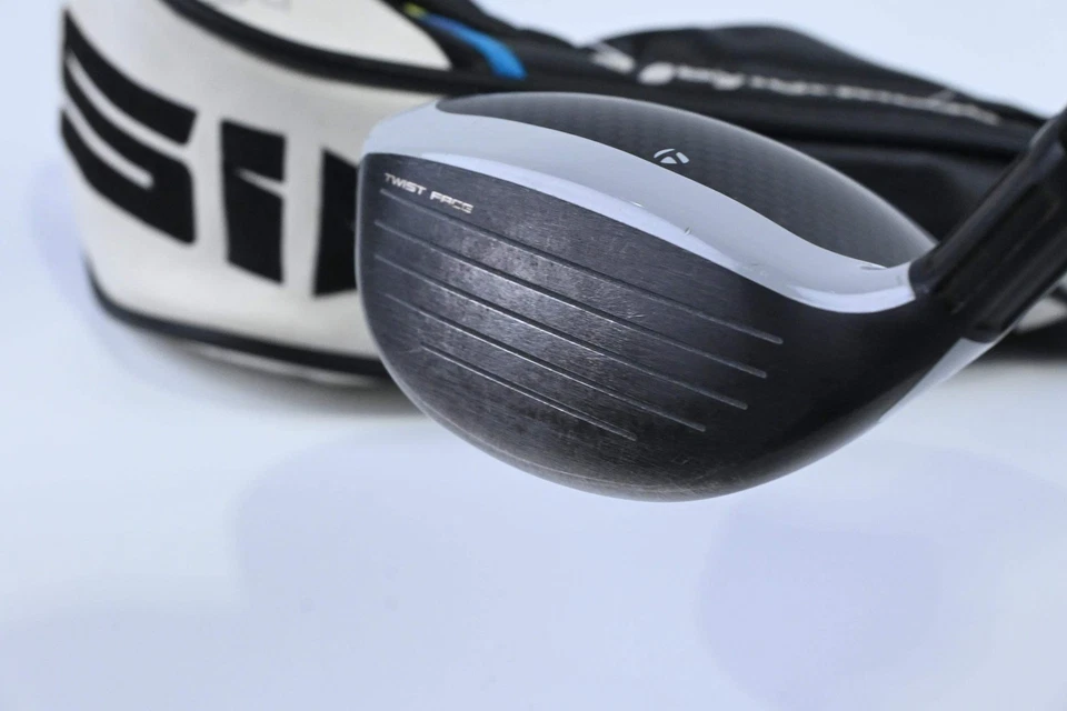 Taylormade SIM2 Max #5 Wood / 18 Degree / X-Flex Fujikura Ventus Blue 6 Shaft - Image 4 of 4