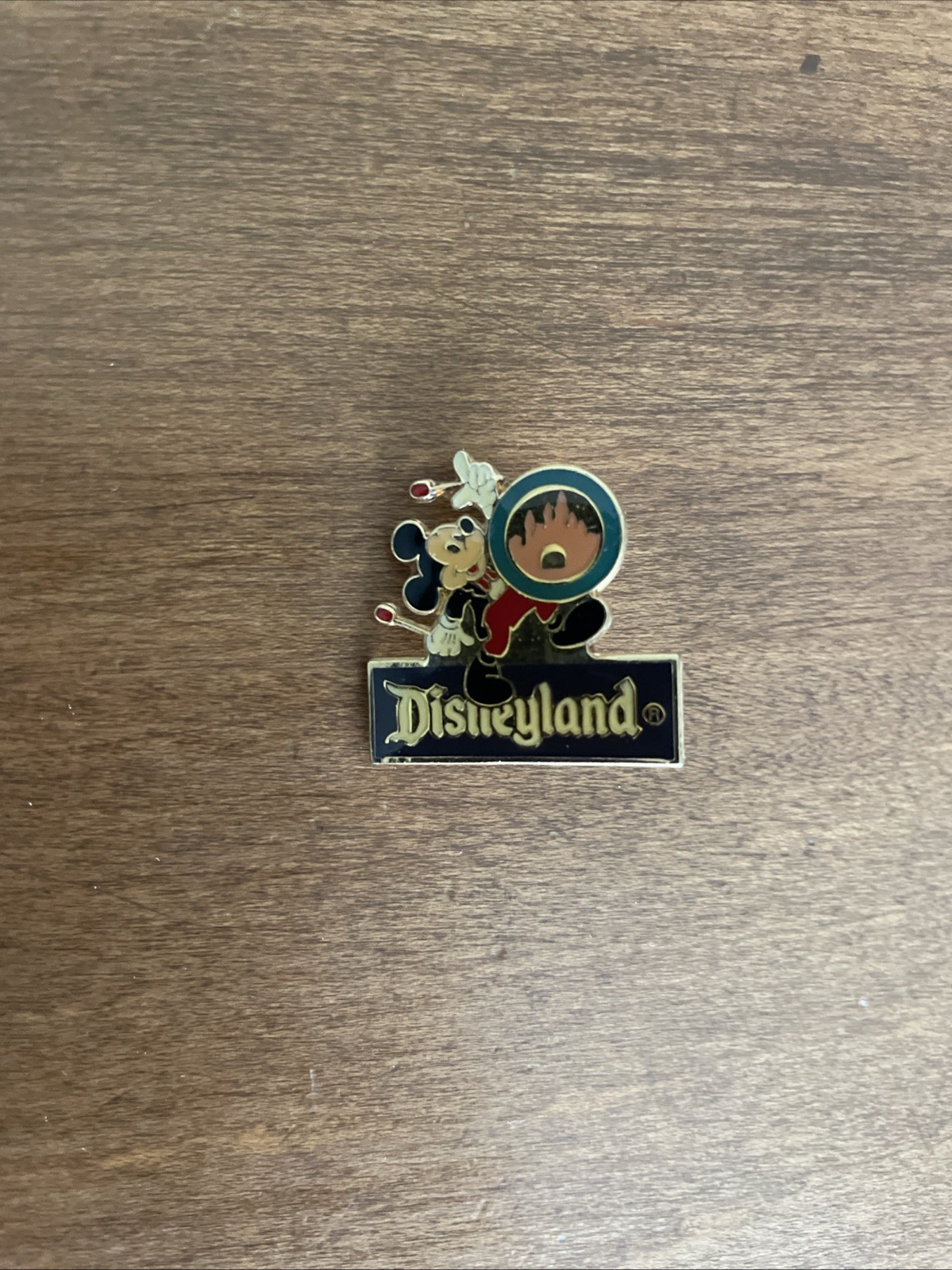 VINTAGE "DISNEYLAND" PIN - MICKEY MOUSE playing the drum - MINT