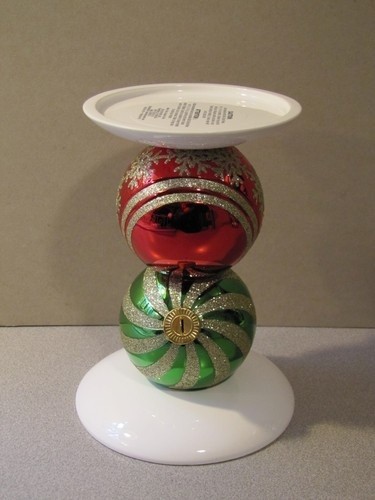 Classic Pedestal Red & Green Festive