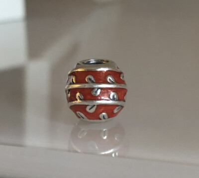 Pandora Red Vines Charm - ABGEKÜNDIGT