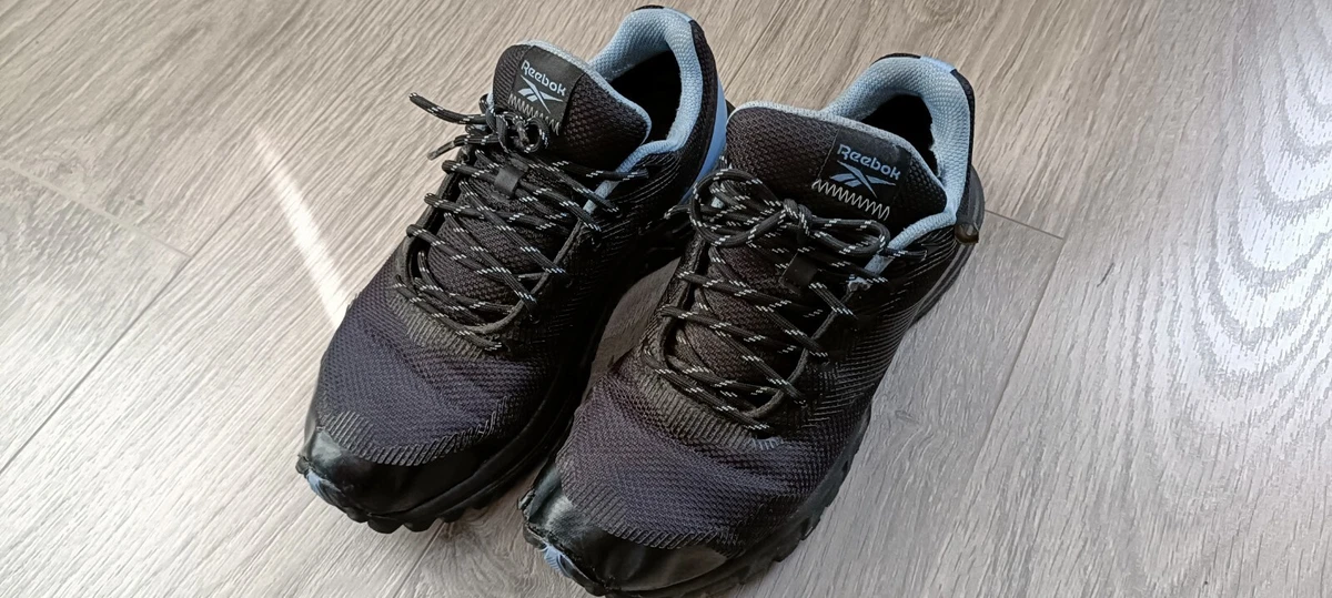 Woman s Reebok Sawcut 7.0 Gtx Gore Tex Trail Running Shoes Size 5